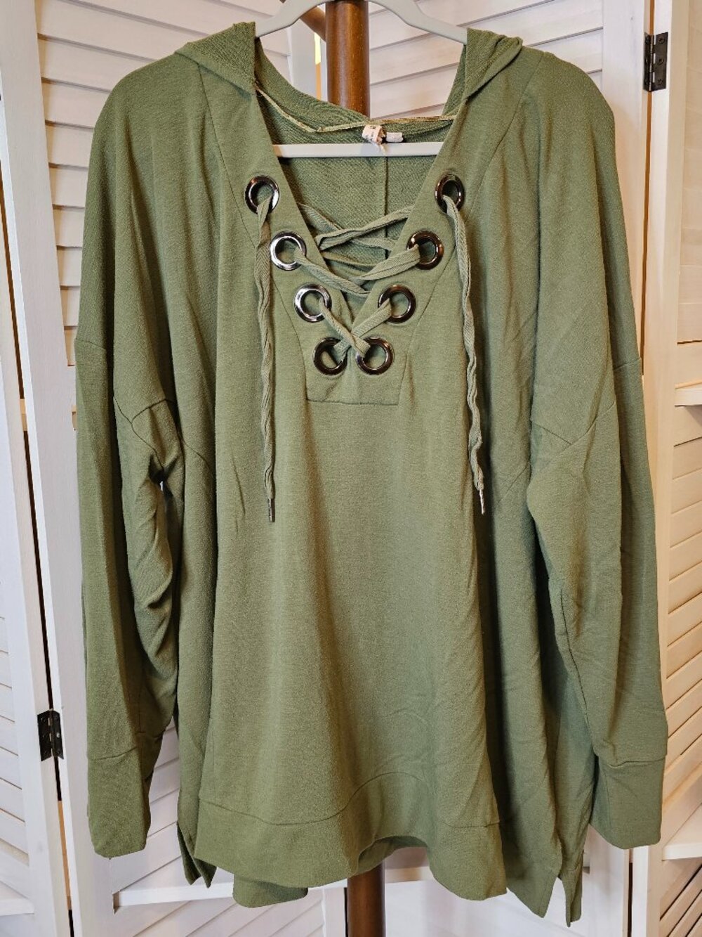 Cable & Gauge Woman, Plus Size 3X, Tie up Hoodie, Green